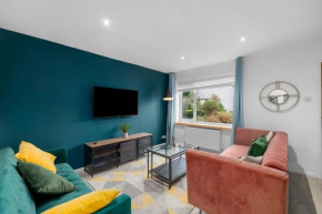 Beautiful 3-bedroom house with free parking near city